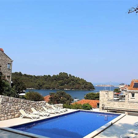Corallium Pomena Εξωτερικό φωτογραφία