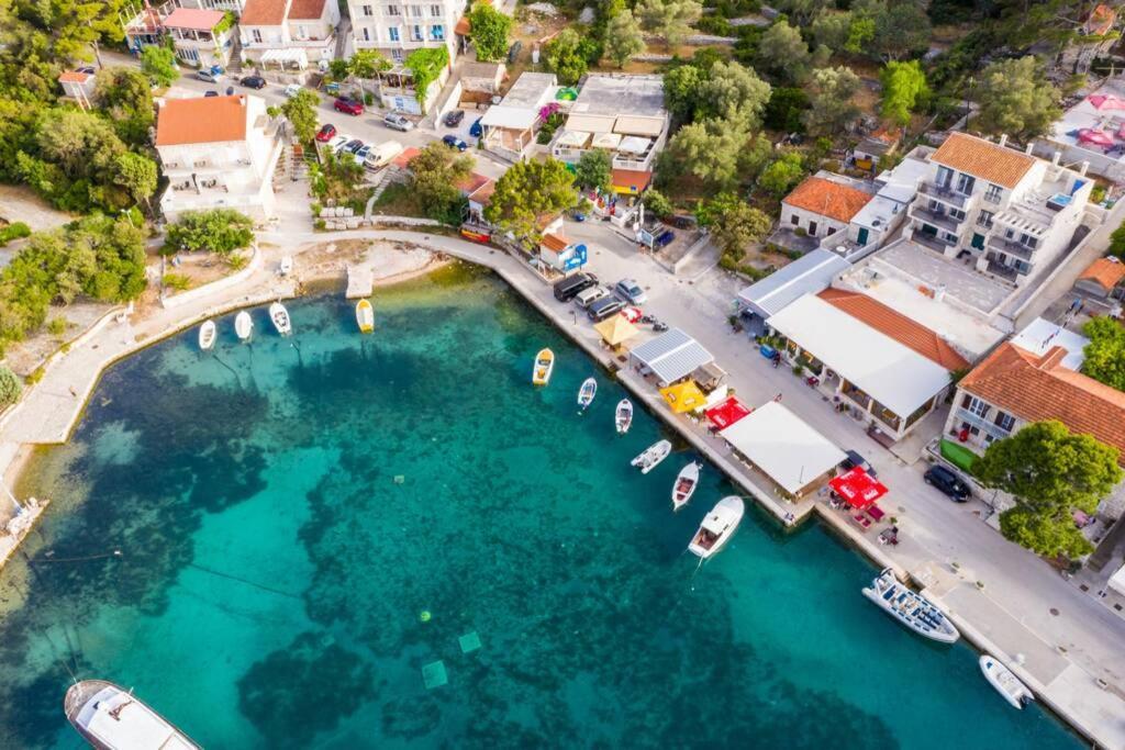 Corallium Pomena Εξωτερικό φωτογραφία