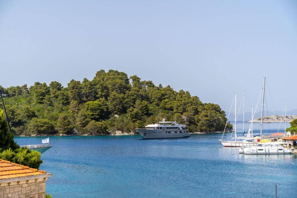 Corallium Pomena Εξωτερικό φωτογραφία