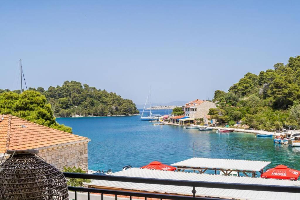 Corallium Pomena Εξωτερικό φωτογραφία