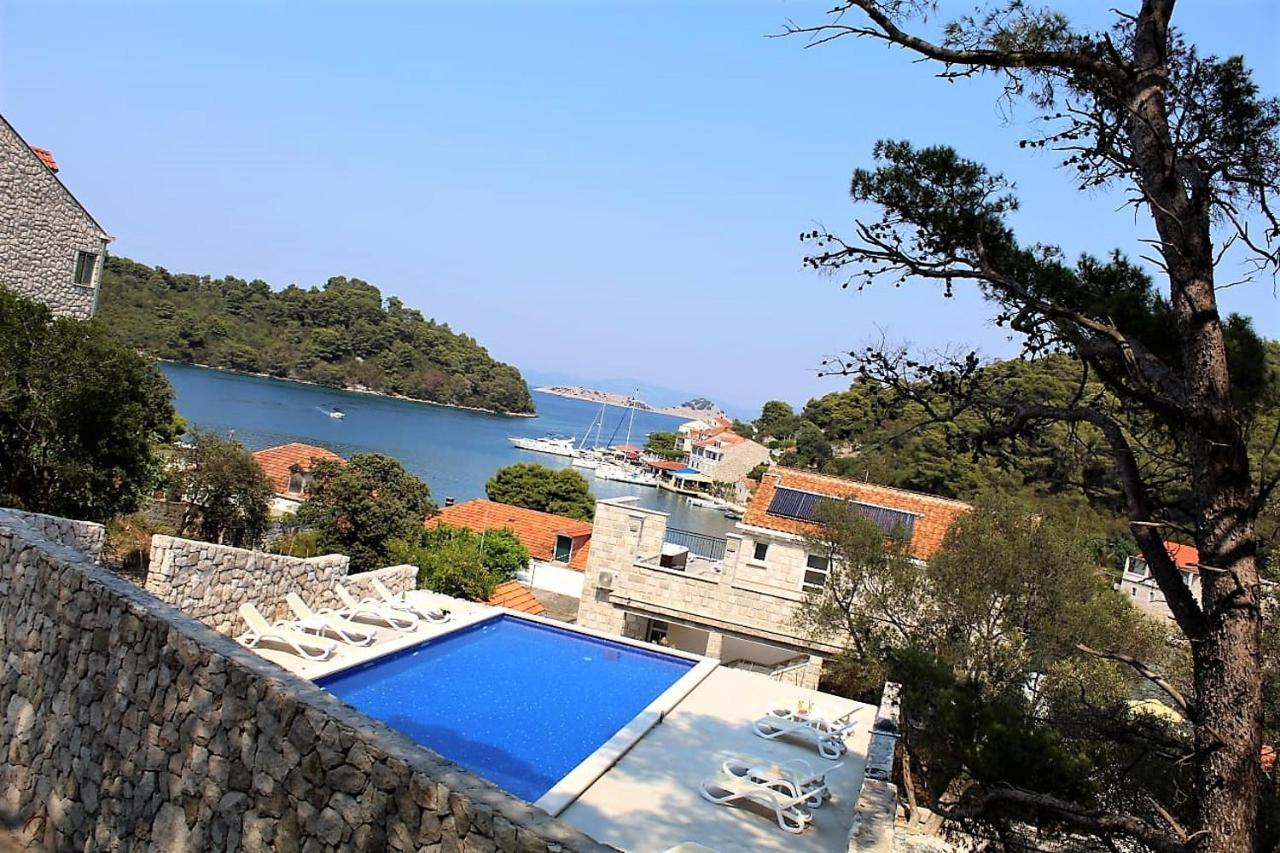 Corallium Pomena Εξωτερικό φωτογραφία